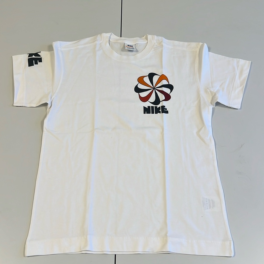 Nike Sportswear T shirt , Brand new NO TAGS